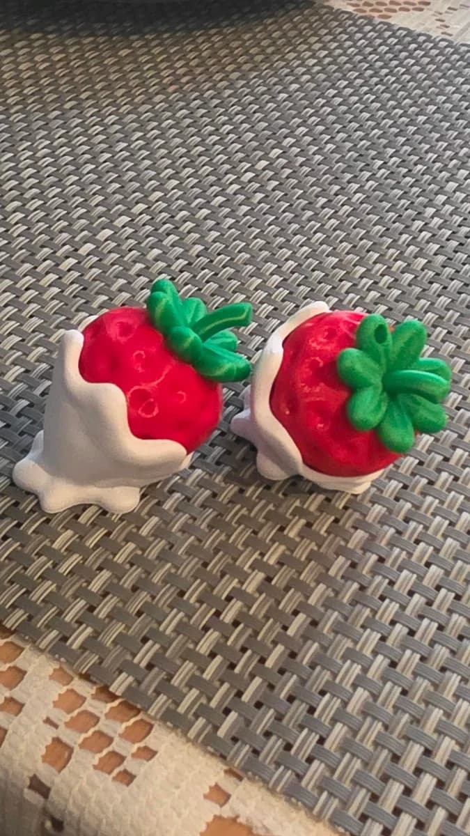 Clicker - Chocolate Strawberry — ảnh 2