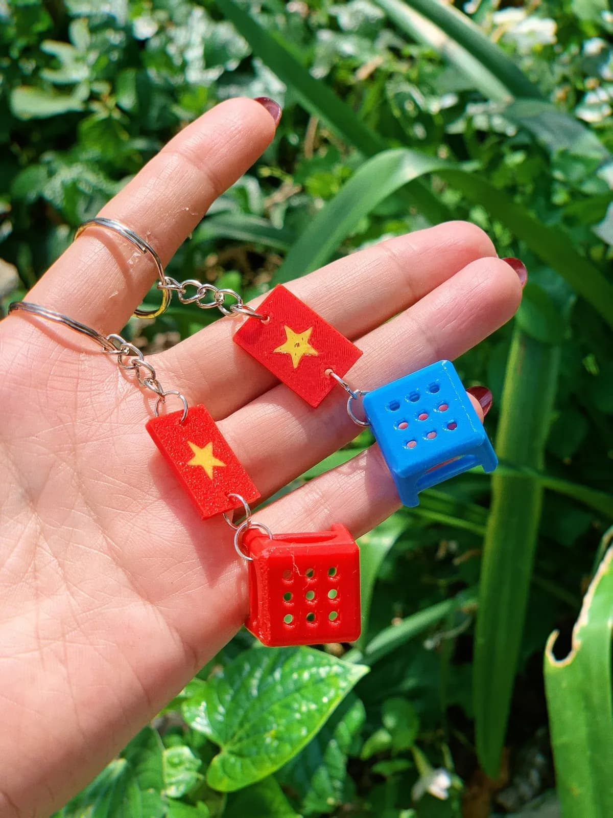Móc khóa ghế nhựa cờ đỏ sao vàng